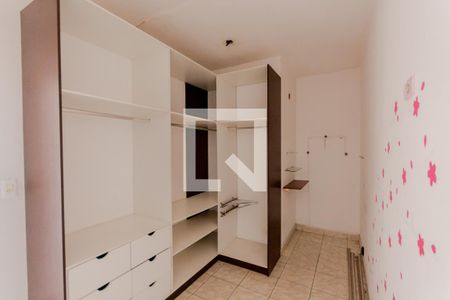 Casa à venda com 200m², 3 quartos e 3 vagasCloset