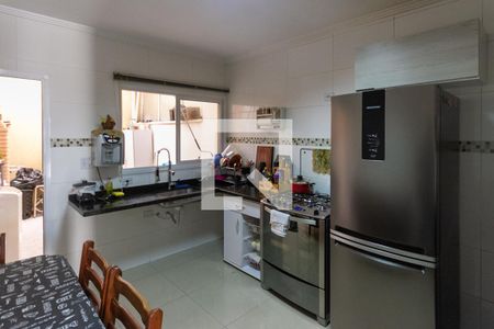 Casa para alugar com 90m², 2 quartos e 2 vagasCozinha