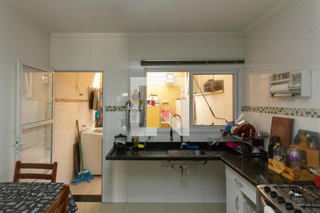 Casa para alugar com 90m², 2 quartos e 2 vagasCozinha