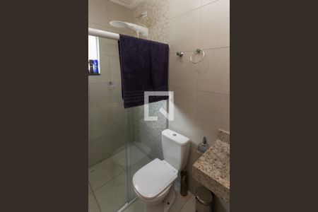 Casa para alugar com 90m², 2 quartos e 2 vagasBanheiro da Suíte