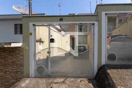 Casa para alugar com 90m², 2 quartos e 2 vagasFachada