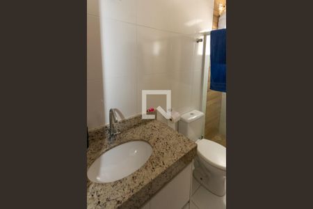 Casa para alugar com 90m², 2 quartos e 2 vagasBanheiro da Suite