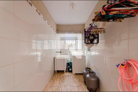 Casa à venda com 429m², 5 quartos e 4 vagas Casa à venda com 429m², 5 quartos e 4 vagasÁrea de Serviço