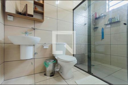 Casa à venda com 429m², 5 quartos e 4 vagas Casa à venda com 429m², 5 quartos e 4 vagasBanheiro Suíte