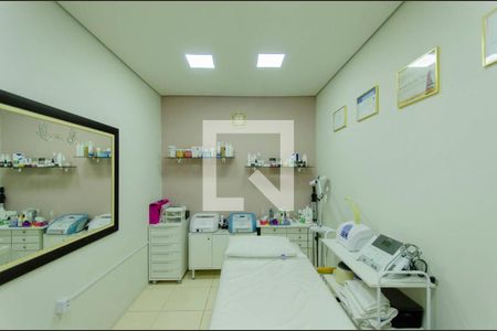 Casa à venda com 429m², 5 quartos e 4 vagas Casa à venda com 429m², 5 quartos e 4 vagasSalão