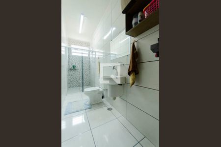 Casa à venda com 429m², 5 quartos e 4 vagas Casa à venda com 429m², 5 quartos e 4 vagasBanheiro