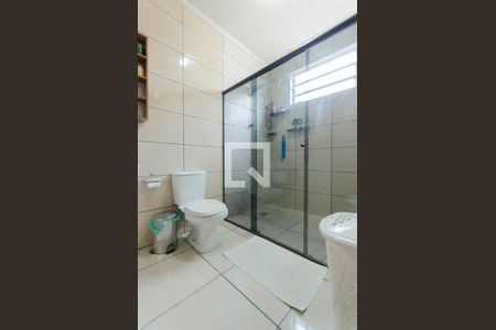 Casa à venda com 429m², 5 quartos e 4 vagas Casa à venda com 429m², 5 quartos e 4 vagasBanheiro Suíte