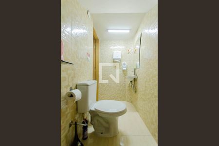 Casa à venda com 429m², 5 quartos e 4 vagas Casa à venda com 429m², 5 quartos e 4 vagasLavabo Salão