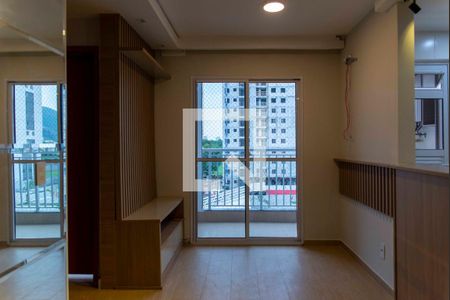 Sala de apartamento para alugar com 2 quartos, 47m² em Ouro Verde, Nova Iguaçu