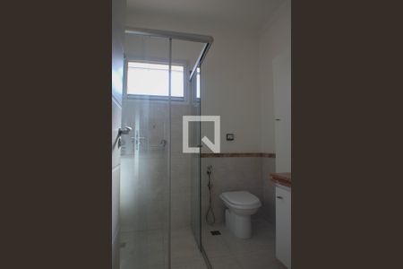 Casa de condomínio para alugar com 420m², 5 quartos e 4 vagasBanheiro da Suíte 1