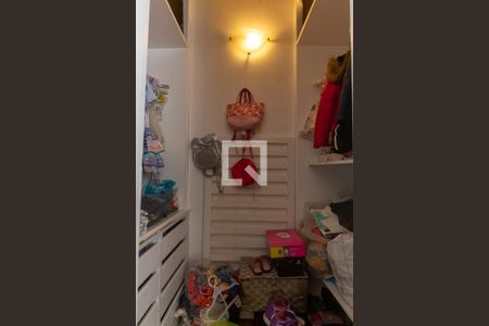 Apartamento à venda com 220m², 3 quartos e 4 vagasQuarto 2