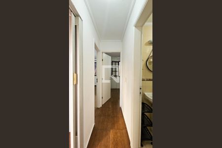 Casa de condomínio à venda com 93m², 3 quartos e 2 vagasCorredor