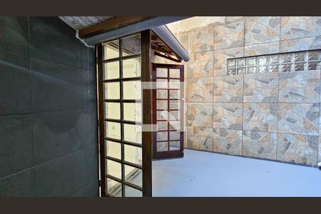 Casa de condomínio à venda com 93m², 3 quartos e 2 vagasQuintal