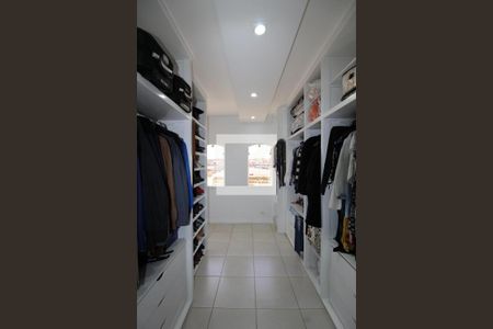 Casa à venda com 240m², 3 quartos e 5 vagasCloset