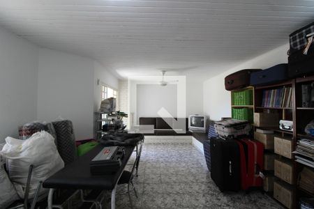 Casa à venda com 240m², 3 quartos e 5 vagasDeposito