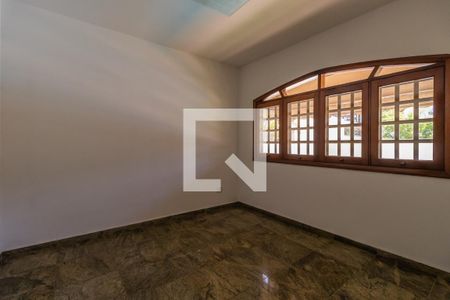 Casa à venda com 480m², 4 quartos e 6 vagasEscritório
