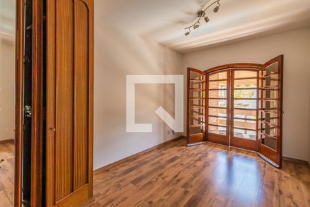 Casa à venda com 480m², 4 quartos e 6 vagasSuíte 4