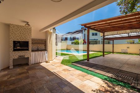 Casa à venda com 480m², 4 quartos e 6 vagasÁrea Externa
