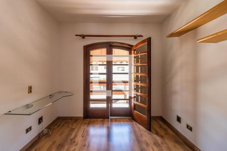 Casa à venda com 480m², 4 quartos e 6 vagasSuíte 2