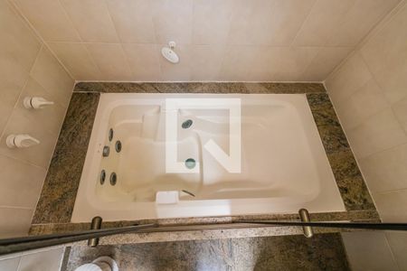 Casa à venda com 480m², 4 quartos e 6 vagasBanheiro da Suíte 3