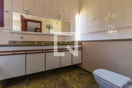 Casa à venda com 480m², 4 quartos e 6 vagasBanheiro da Suíte 1