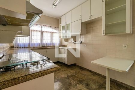 Casa à venda com 480m², 4 quartos e 6 vagasCozinha