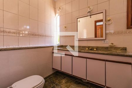 Casa à venda com 480m², 4 quartos e 6 vagasBanheiro da Suíte 4