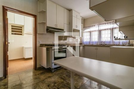 Casa à venda com 480m², 4 quartos e 6 vagasCozinha