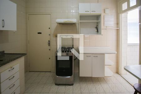 Apartamento para alugar com 117m², 3 quartos e sem vagaCozinha