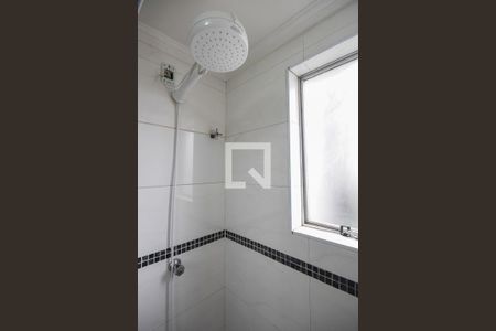 Apartamento para alugar com 57m², 2 quartos e 1 vaga Apartamento para alugar com 57m², 2 quartos e 1 vagaChuveiro do Banheiro