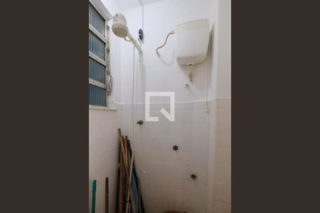 Apartamento à venda com 65m², 2 quartos e sem vaga Apartamento à venda com 65m², 2 quartos e sem vagaBanheiro de serviço
