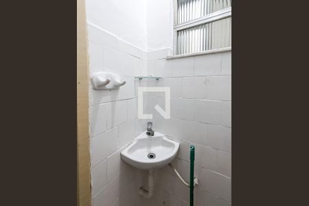 Apartamento à venda com 65m², 2 quartos e sem vaga Apartamento à venda com 65m², 2 quartos e sem vagaBanheiro de serviço