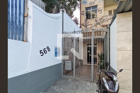 Apartamento à venda com 65m², 2 quartos e sem vaga Apartamento à venda com 65m², 2 quartos e sem vagaFachada e portaria