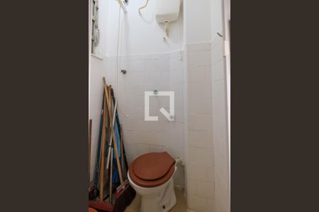 Apartamento à venda com 65m², 2 quartos e sem vaga Apartamento à venda com 65m², 2 quartos e sem vagaBanheiro de serviço