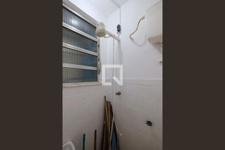Apartamento à venda com 65m², 2 quartos e sem vaga Apartamento à venda com 65m², 2 quartos e sem vagaBanheiro de serviço