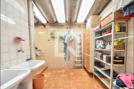 Casa à venda com 300m², 3 quartos e 2 vagasLavanderia