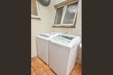 Casa à venda com 300m², 3 quartos e 2 vagasLavanderia