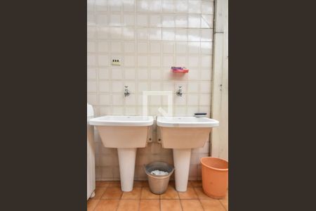 Casa à venda com 300m², 3 quartos e 2 vagasLavanderia