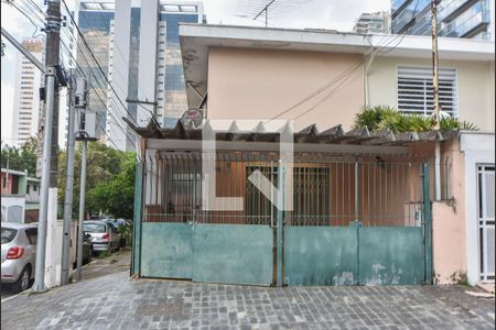 Casa à venda com 300m², 3 quartos e 2 vagasCasa