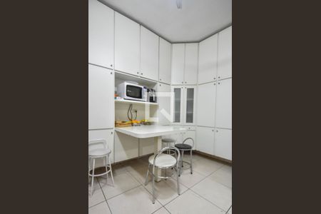 Casa à venda com 300m², 3 quartos e 2 vagasCozinha
