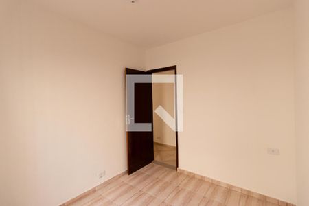 Quarto 2 de casa para alugar com 2 quartos, 120m² em Vila Nilo, São Paulo