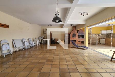 Casa à venda com 500m², 4 quartos e 6 vagas Casa à venda com 500m², 4 quartos e 6 vagasSalão de Festas