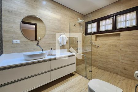 Casa à venda com 500m², 4 quartos e 6 vagas Casa à venda com 500m², 4 quartos e 6 vagasBanheiro da Suíte 2