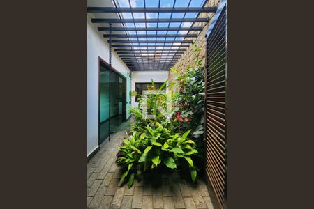 Casa à venda com 500m², 4 quartos e 6 vagas Casa à venda com 500m², 4 quartos e 6 vagasJardim de Inverno