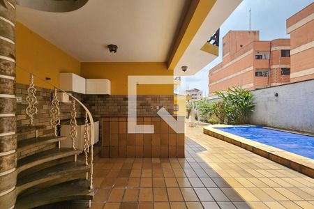 Casa à venda com 500m², 4 quartos e 6 vagas Casa à venda com 500m², 4 quartos e 6 vagasChurrasqueira