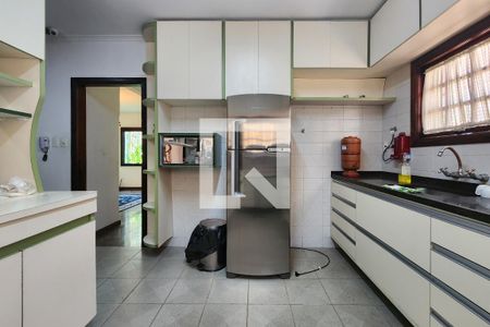 Casa à venda com 500m², 4 quartos e 6 vagas Casa à venda com 500m², 4 quartos e 6 vagasCozinha