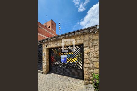 Casa à venda com 500m², 4 quartos e 6 vagas Casa à venda com 500m², 4 quartos e 6 vagasFachada