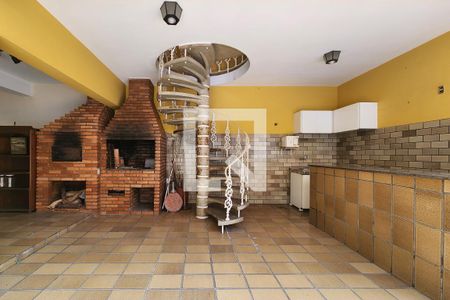 Casa à venda com 500m², 4 quartos e 6 vagas Casa à venda com 500m², 4 quartos e 6 vagasChurrasqueira