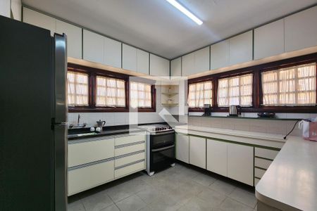 Casa à venda com 500m², 4 quartos e 6 vagas Casa à venda com 500m², 4 quartos e 6 vagasCozinha