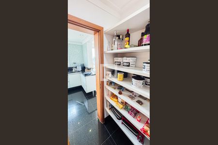 Apartamento para alugar com 400m², 5 quartos e 5 vagasDespensa